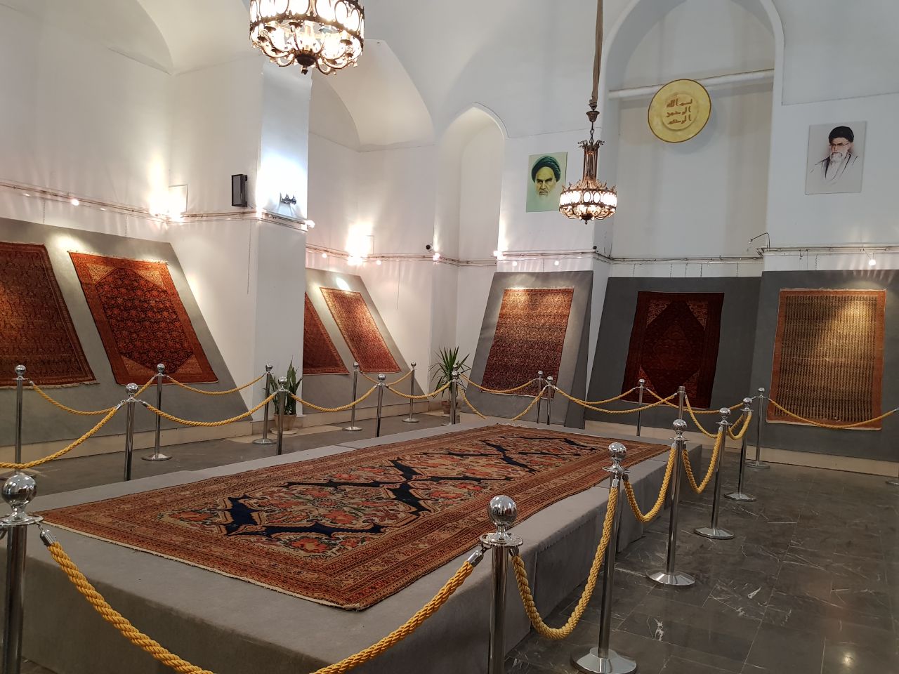فرش هایی به قدمت یک قرن برای نخستین بار در کاخ گلستان