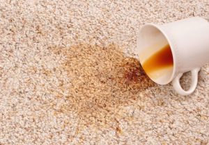 تمیز کردن لکه چایی از روی مبل و فرش