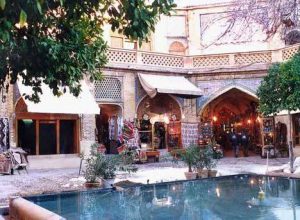 سرای گلشن از آثار دوره قاجاریه در شیراز