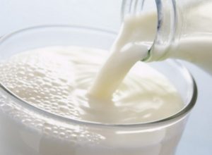 شیر ارگانیک و فواید نوشیدن آن برای سلامتی
