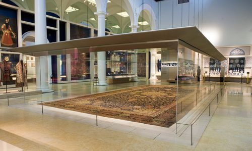 قالی شیخ صفی از معروف ترین فرش های بافته شده توسط ایرانیان