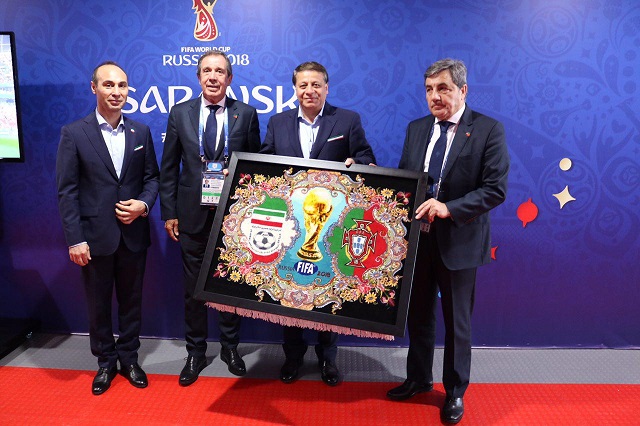 فرش ویژه به فدراسیون فوتبال پرتغال اهدا شد