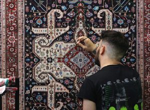 آشنايي با خالق آمريکايي نقاشي هايي به سبک فرش ايراني