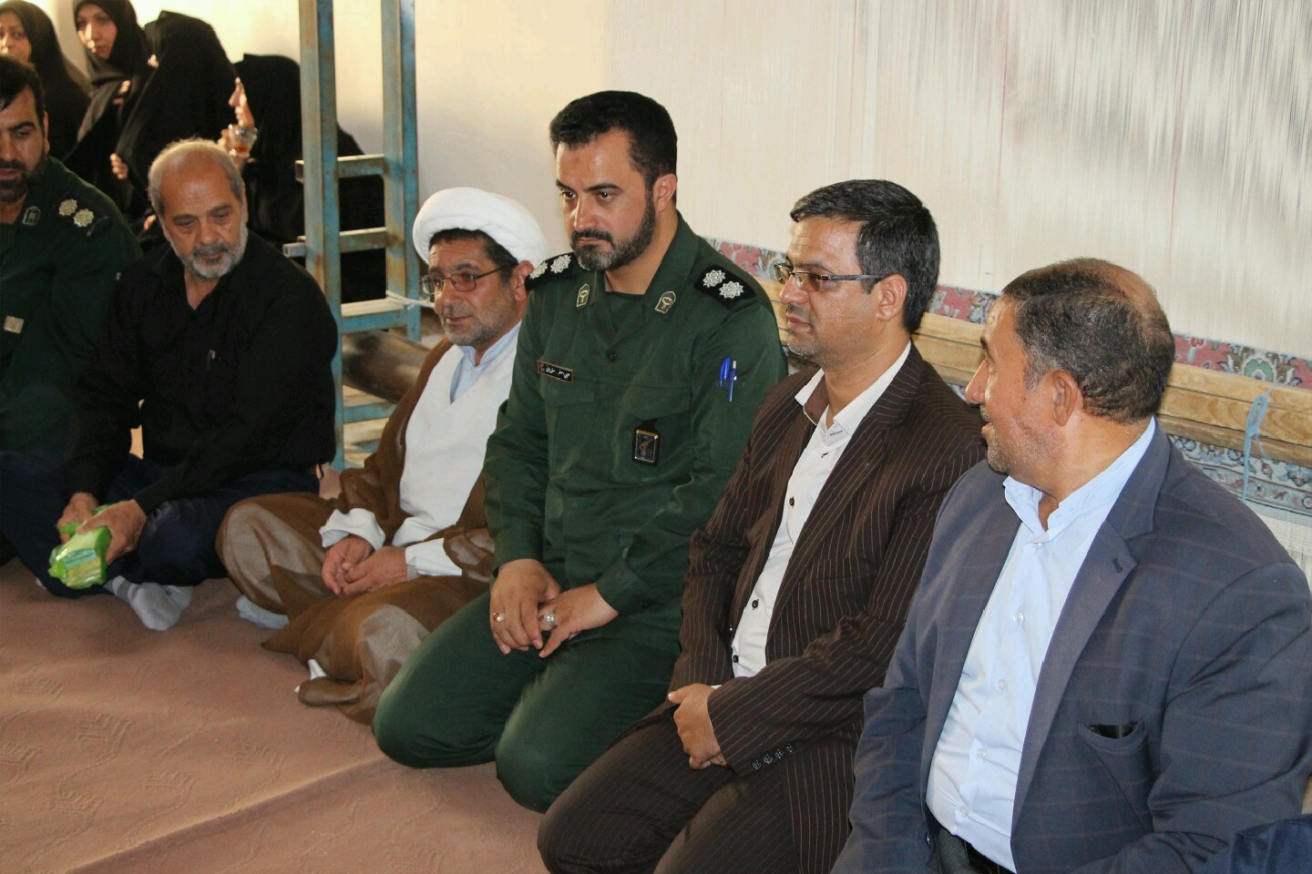کارگاه قالیبافی ستاد عتبات عالیات در روستای گردکوه مهریز راه اندازی شد