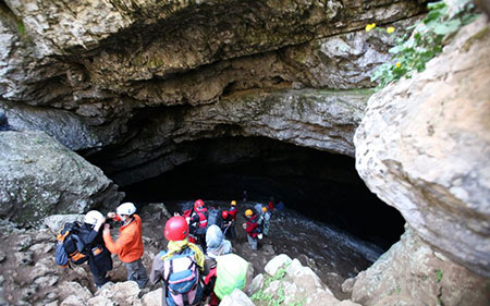 غار درفک یکی از زیبایی های استان گیلان