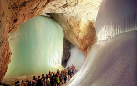 غار یخی آیس ریزن‌ ولت عجیب ترین غار دنیا