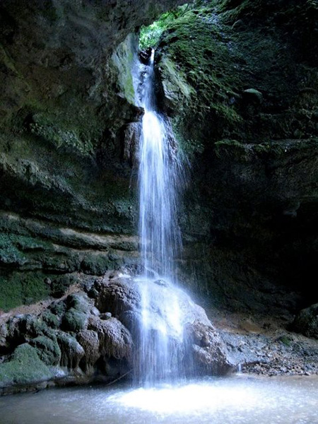 آبشار پلنگ دره یکی از جذاب ترین مسیر های طبیعت گردی استان مازندران 