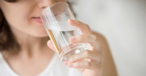 میزان مناسب نوشیدن آب در طول روز چقدر است؟