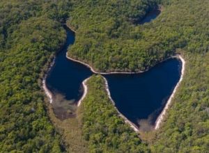 دریاچه پروانه ای شکل یکی از جاذبه های طبیعی استرالیا